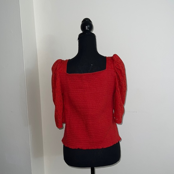 🆕LOFT Red Smoked Eyelit Puff Sleeve Top - Size L - Picture 3 of 5